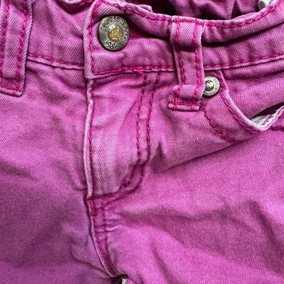 Guess 2T Girls Purple Jean Shorts with Pockets and Belt Loops - Picture 2 of 6